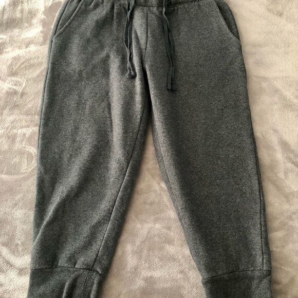 Fabletics size small grey jogging capri pants - Picture 2 of 5
